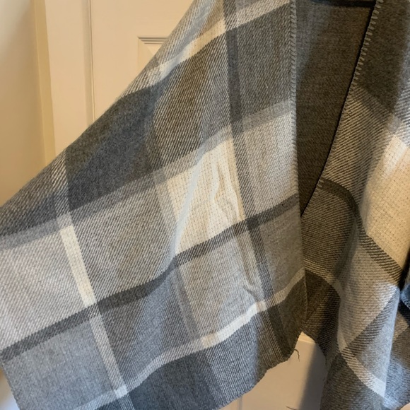 Cejon poncho - Picture 2 of 2